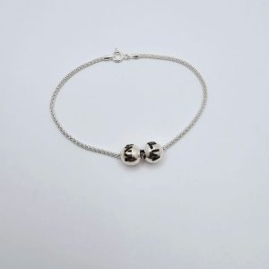 PULSERA PERSONALIZADA CON BOLITAS GRABADAS A ELECCION