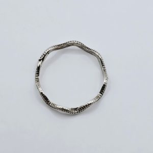 ANILLO ONDAS PAVONADO